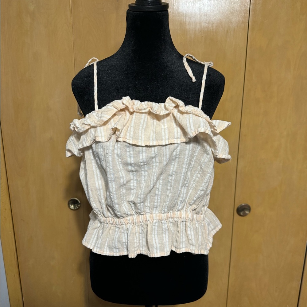 American Eagle - Size Large - ruffle tank top